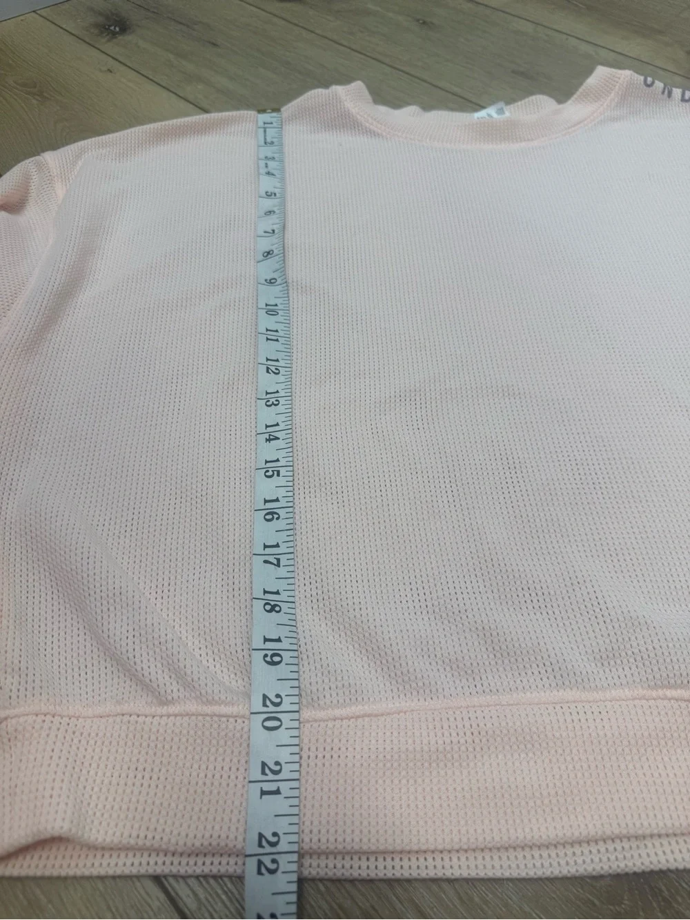 Under Armour Light Pink Mesh Crew Sweatshirt Loose Medium Women’s